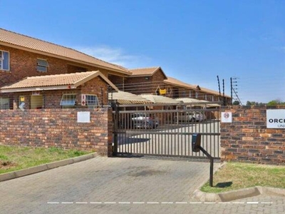 Apartment For Sale In Crystal Park, Benoni