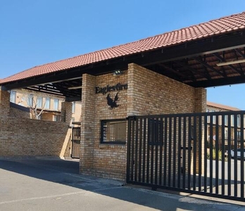 Apartment For Sale In Honeydew, Roodepoort