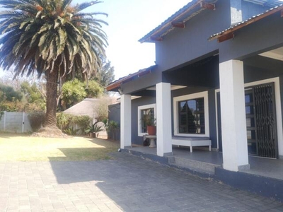 House For Rent In Florida North, Roodepoort