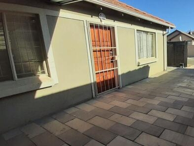 House For Rent In Leopard's Rest Security Estate, Alberton