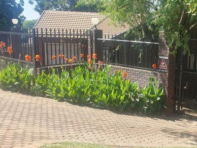 House For Rent In Roodekrans, Roodepoort