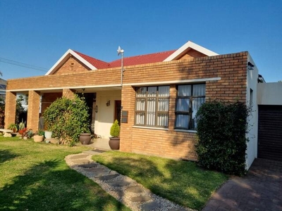 House For Rent In Selborne, East London