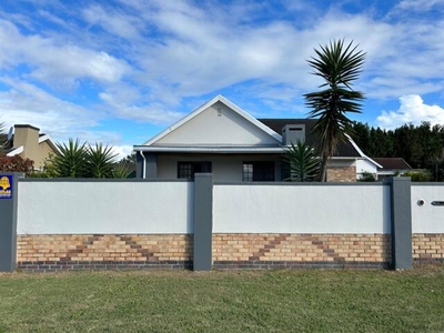 House For Sale In Charlo, Port Elizabeth