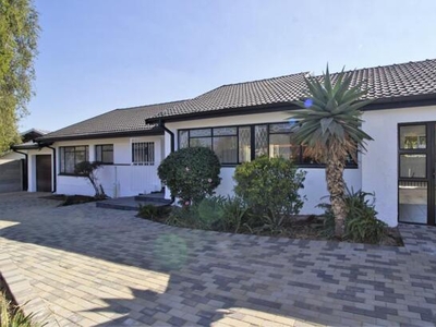 House For Sale In Dunvegan, Edenvale