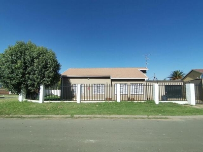 House For Sale In Klipspruit West, Soweto