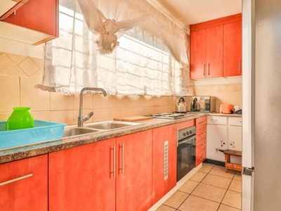 House For Sale In Lenasia, Johannesburg