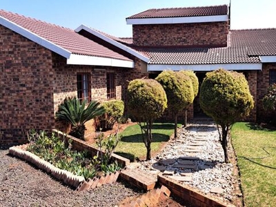 House For Sale In Naauwpoort, Witbank