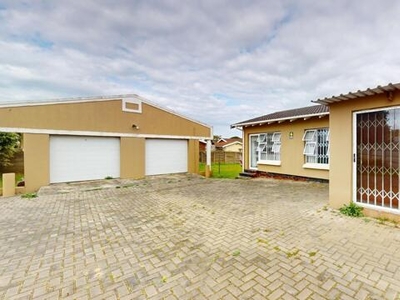 House For Sale In Overbaakens, Port Elizabeth