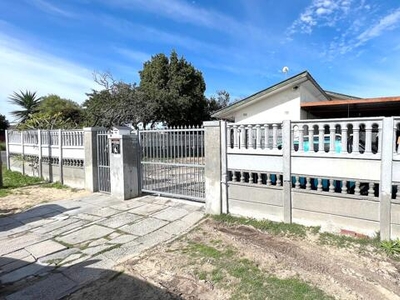 House For Sale In Peerless Park West, Kraaifontein