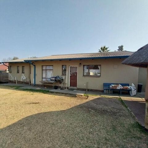 House For Sale In Secunda Commercial, Secunda