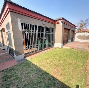 House For Sale In Tokoza Ext 5, Alberton