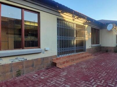 Townhouse For Rent In Bendor, Polokwane