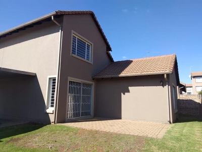 Townhouse For Rent In Kleinfontein, Benoni
