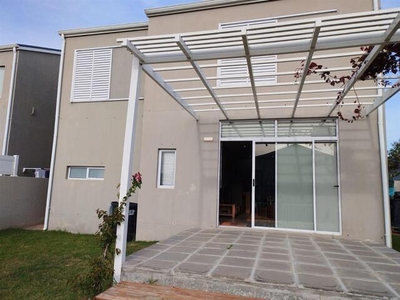 Townhouse For Rent In Somerset Lakes, Somerset West