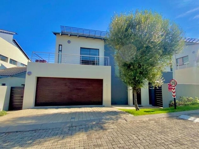 Townhouse For Sale In Fourways, Sandton