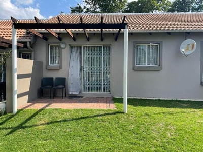 Townhouse For Sale In Greenstone Hill, Edenvale