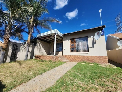 Townhouse For Sale In Hillside, Bloemfontein