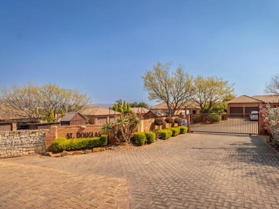 Townhouse For Sale In Honeydew Manor, Roodepoort