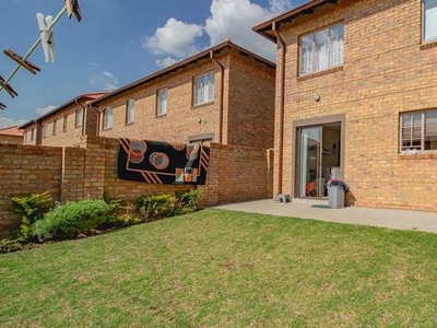 Townhouse For Sale In Kosmosdal, Centurion