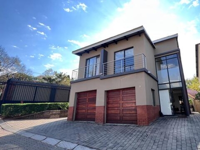 Townhouse For Sale In Lynnwood Manor, Pretoria