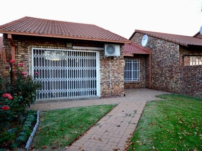 Townhouse For Sale In Naudeville, Welkom