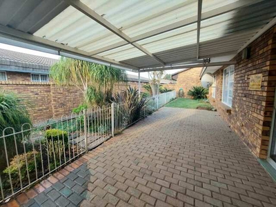 Townhouse For Sale In Norton Park, Benoni