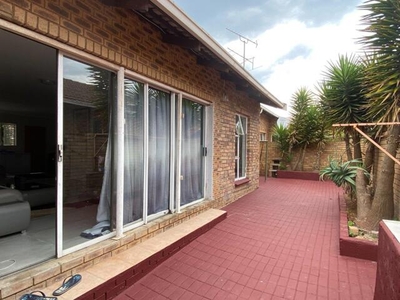 Townhouse For Sale In Princess Ah, Roodepoort