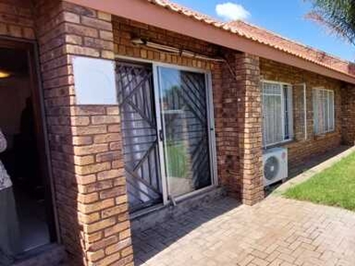 Townhouse For Sale In Riviera, Kimberley