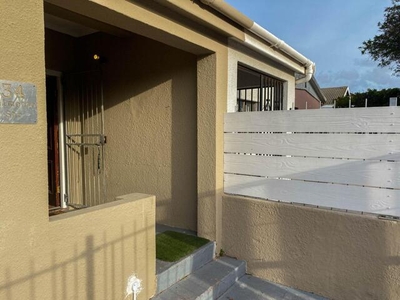 Townhouse For Sale In Rugby, Milnerton