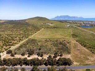 21 ha Land available in Melkbosstrand