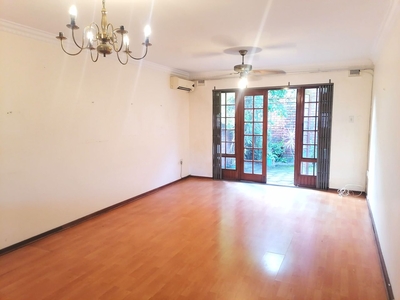 2 Bedroom Simplex To Let in Musgrave