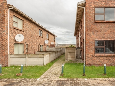 2 Bedroom Townhouse For Sale In Algoa Park