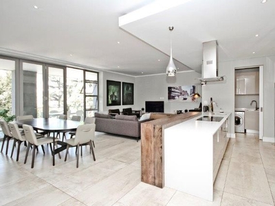 3 Bedroom Apartment To Let in Hyde Park