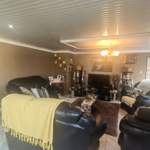 3 Bedroom Freehold For Sale in Embalenhle