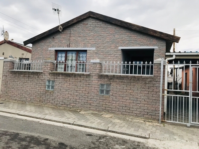 3 Bedroom House For Sale in Nonqubela