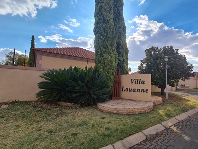 3 Bedroom Townhouse to rent in Baillie Park - Villa Louanne, 3 Weyers Street