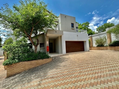 4 Bedroom Cluster To Let in Waterkloof Ridge