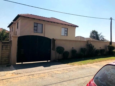 Apartment For Sale In Cosmo City, Roodepoort