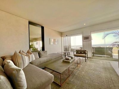 Apartment For Sale In Green Point, Cape Town