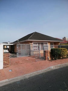 House For Sale In Heathfield, Cape Town