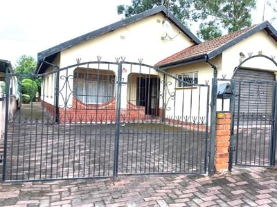 House For Sale In Raisethorpe, Pietermaritzburg