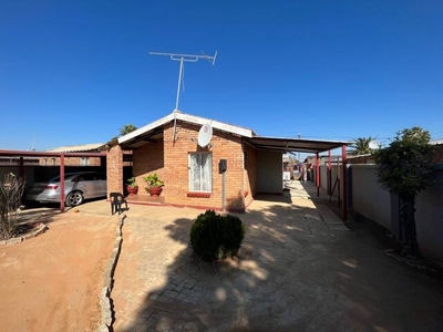 House For Sale In Roodepan, Kimberley