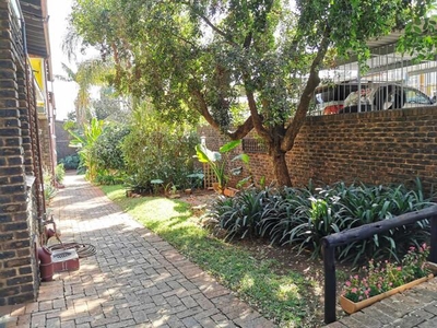 Townhouse For Sale In Lynnwood Ridge, Pretoria