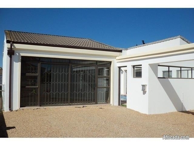 3 Bedroom House For Sale in Country Club