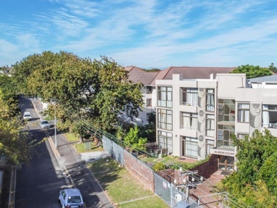 1 Bedroom apartment sold in Rondebosch Village, Cape Town