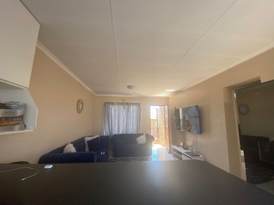 2 Bedroom Apartment in Chloorkop For Sale