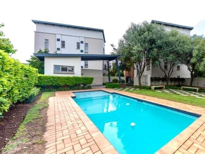 2 Bedroom Apartment in Lonehill For Sale