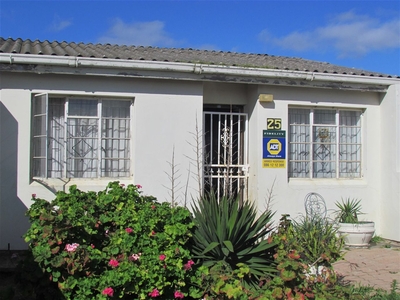 2 Bedroom House Sold in Gustrouw