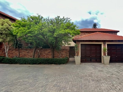 3 Bedroom duplex townhouse - sectional for sale in Willow Acres, Pretoria