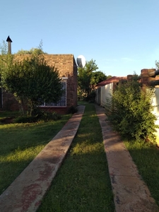3 Bedroom Freehold For Sale in Leondale